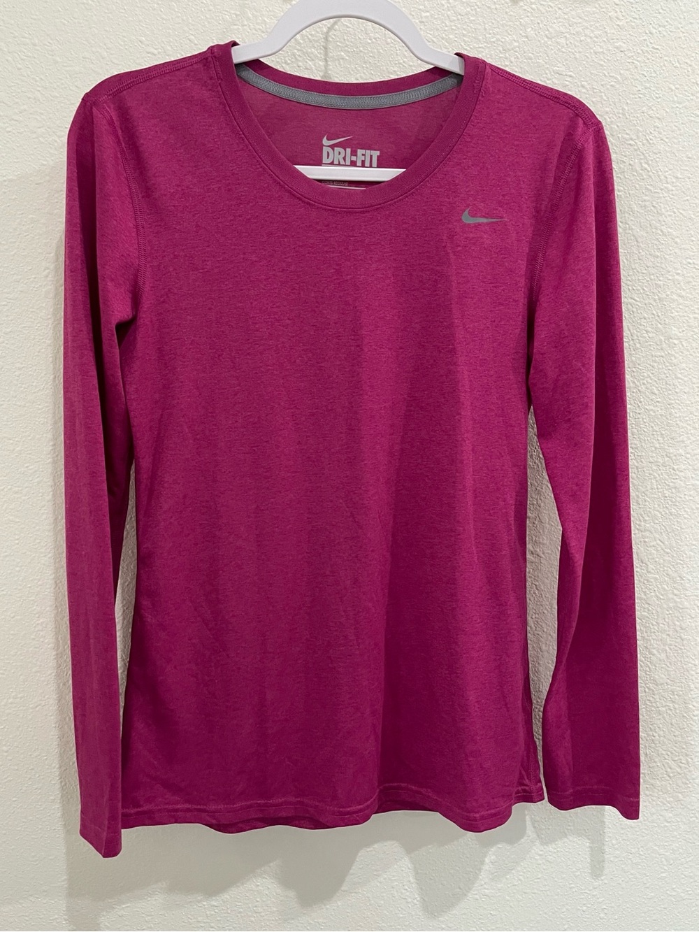 Nike Athletic Dri-fit Long Sleeve Top Workout Running Stretch Lightweight Pink